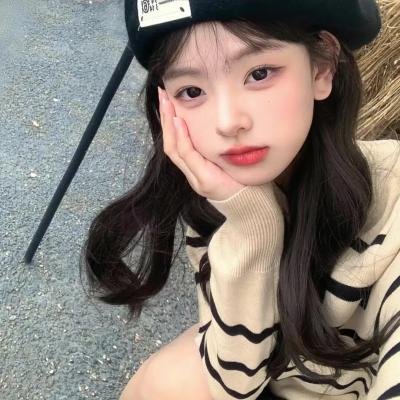 白桦林中的哨所 封面