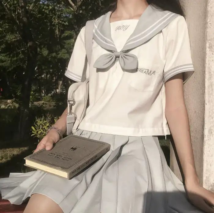 艳秘书 封面